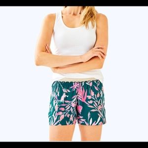 Lilly Pulitzer Rylan Shorts, NWOT, medium